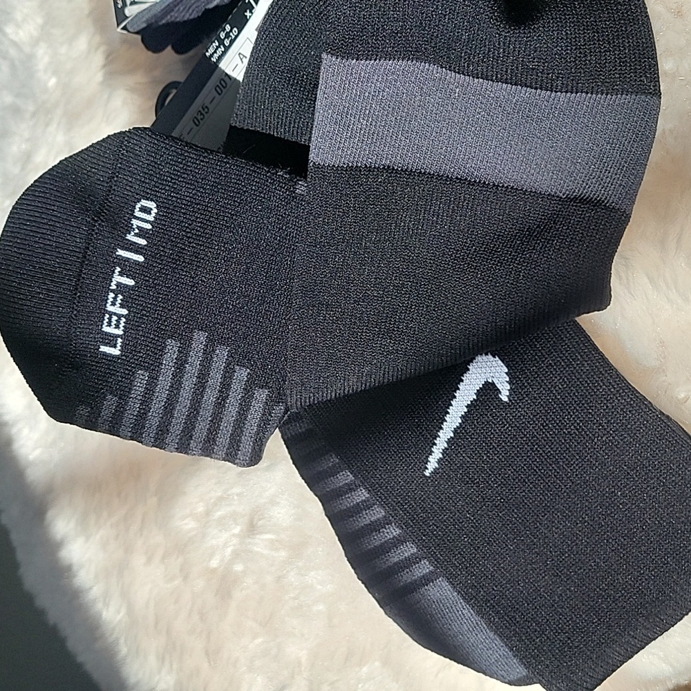 Nike Socks Dri -Fit Soccer Black Men 6-8/Med. Max cushioning Tailored Fit